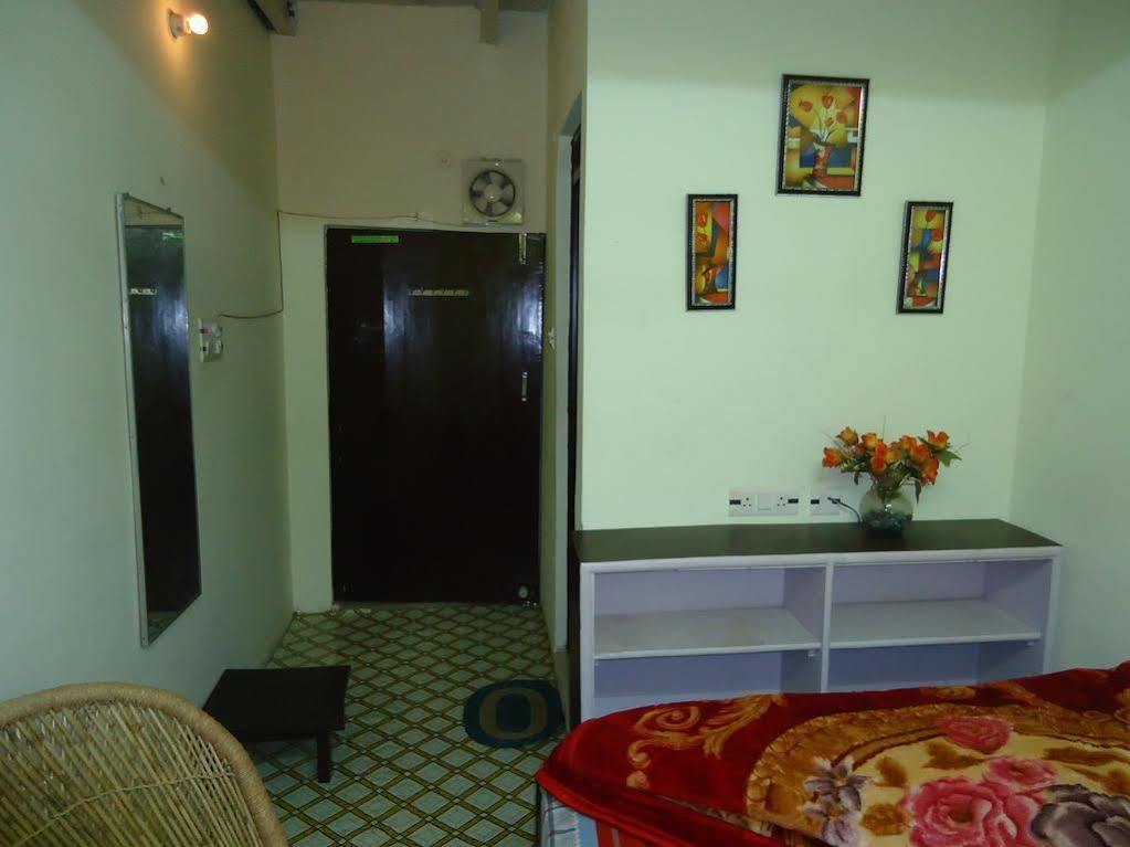 Kanha Paying Guest House Waranasi Zewnętrze zdjęcie